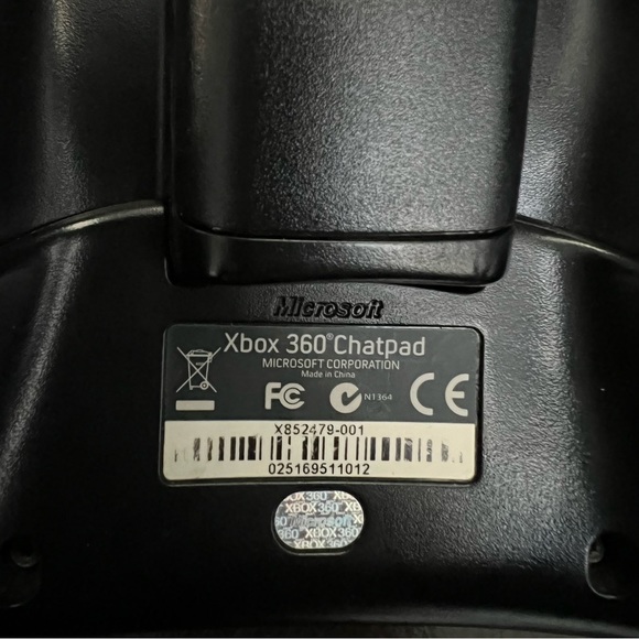 Xbox controller, chatpad (no cables) & 4 kinect CDs, same or next day shipping - Picture 7 of 7